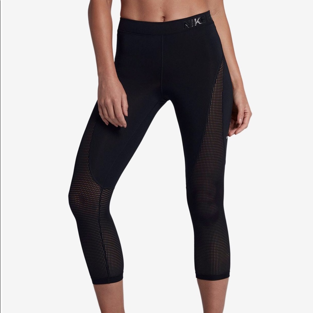 Nike Pro Hypercool Capris